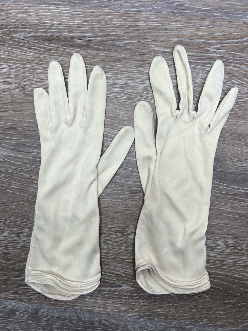 Vintage Ivory Gloves